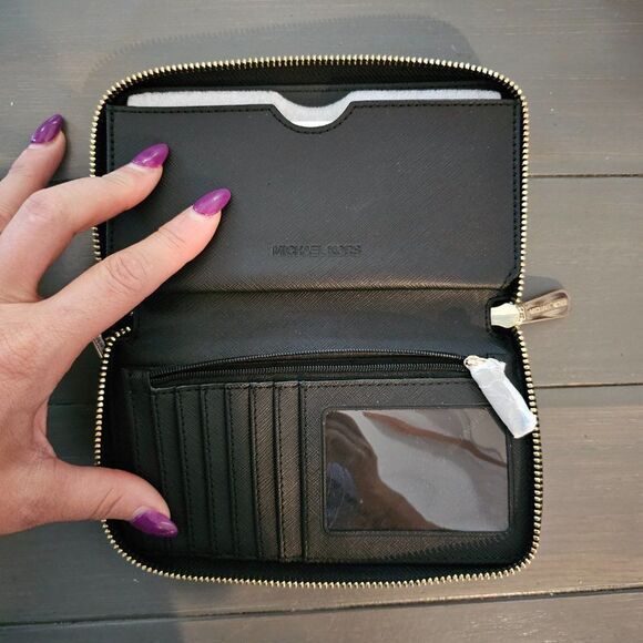 Michael Kors Women's Jet Set Black Pebbled Leather Zip Around Wallet - Picture 8 of 11